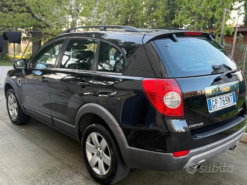 Usata Chevrolet Captiva LS 150 CV (110 kW) 2007 Nero SUV