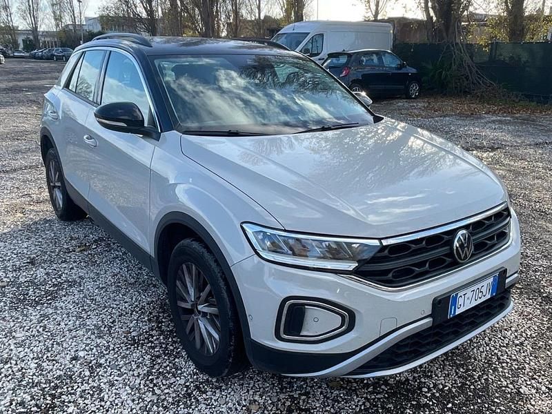 Usata VW T-Roc Life 110 CV (80 kW) 2024 Beige SUV