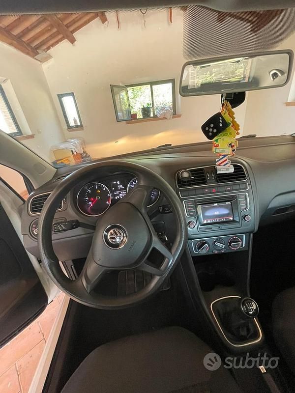 Usata VW Polo 85 CV (62 kW) 2015 Bianco Utilitaria