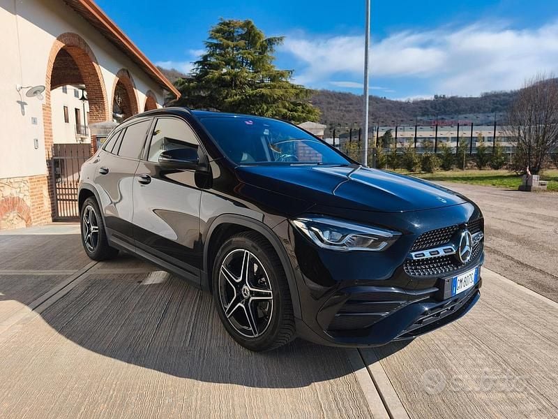 Usata Mercedes GLA200 Premium 150 CV (110 kW) 2023 Nero SUV