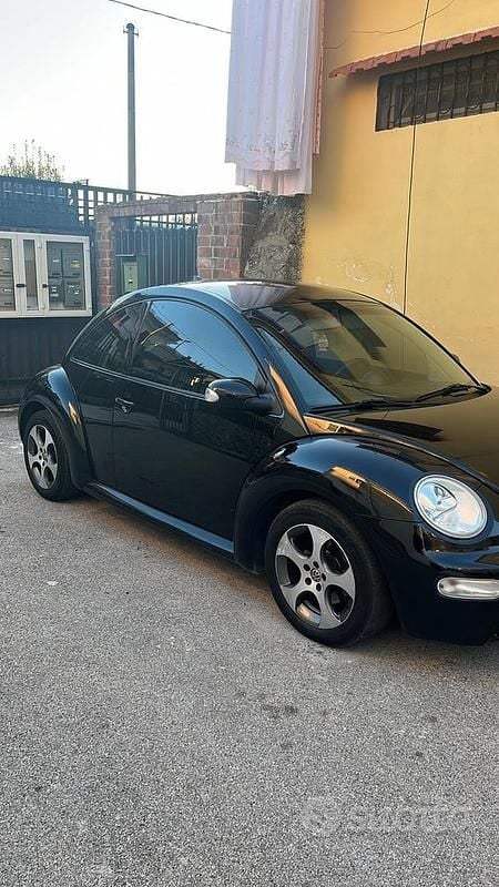 Usata VW New Beetle 101 CV (74 kW) 2003 Nero Utilitaria