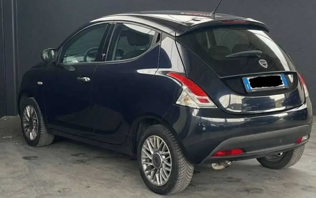 Gebraucht Lancia Ypsilon Gold 69 PS (50 kW) 2011 Blau Kleinwagen