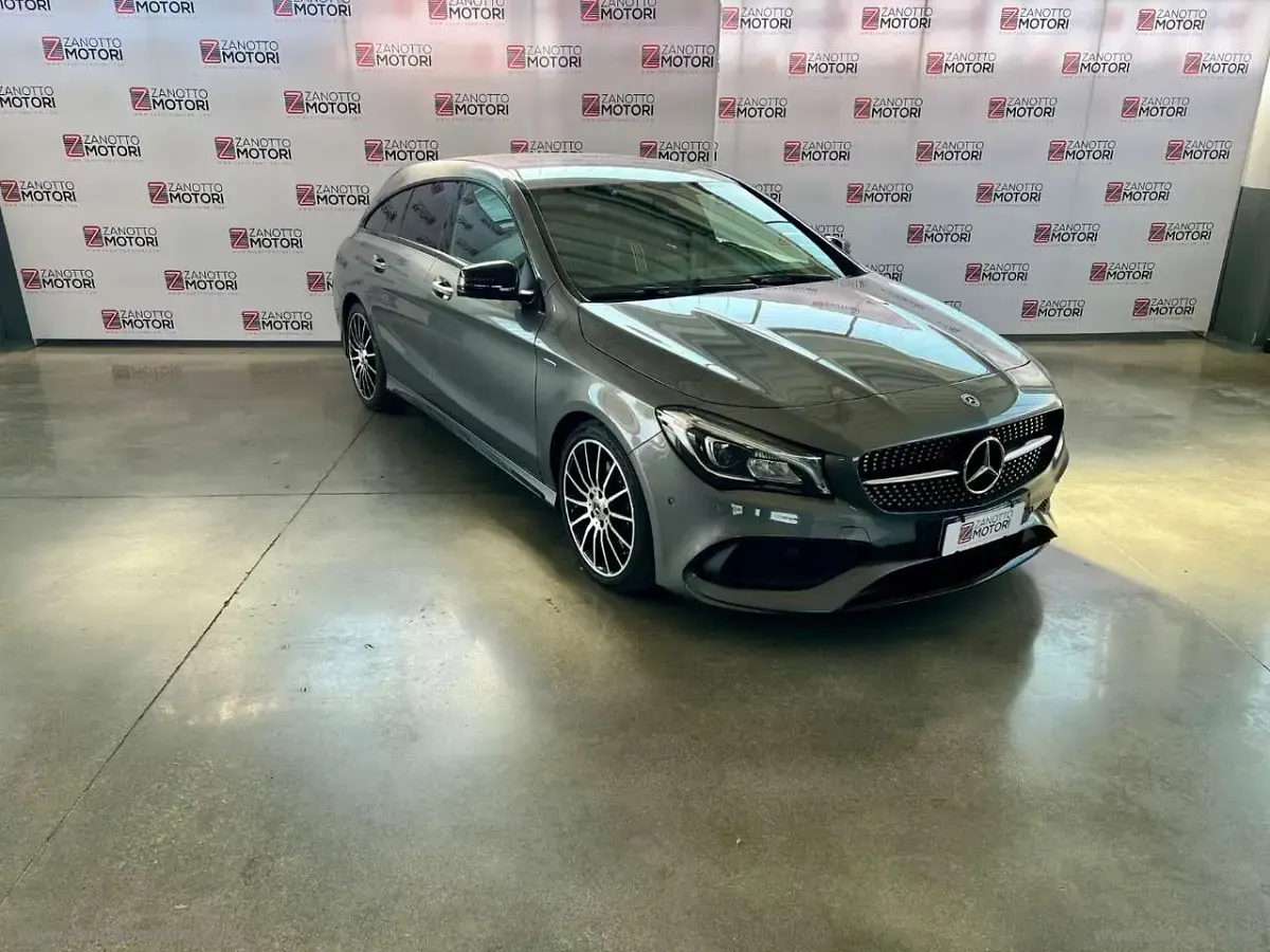 Usata Mercedes CLA220 Premium 177 CV (130 kW) 2018 Grigio Coupé