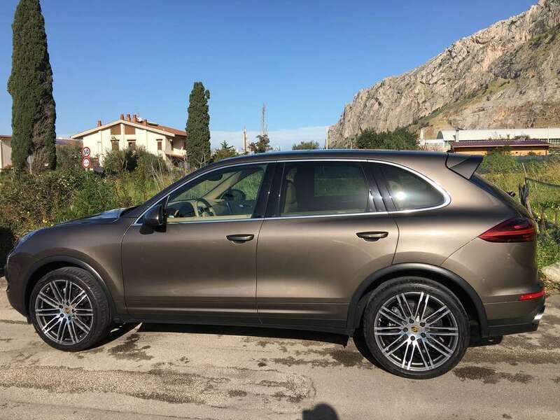 Usata 2015 Porsche Cayenne SUV | 37.000 € (Cara) - Immagine 1/3