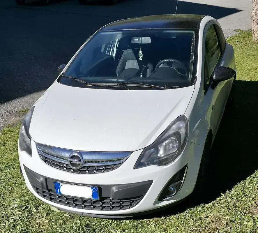 Usata Opel Corsa 75 CV (55 kW) 2014 Utilitaria