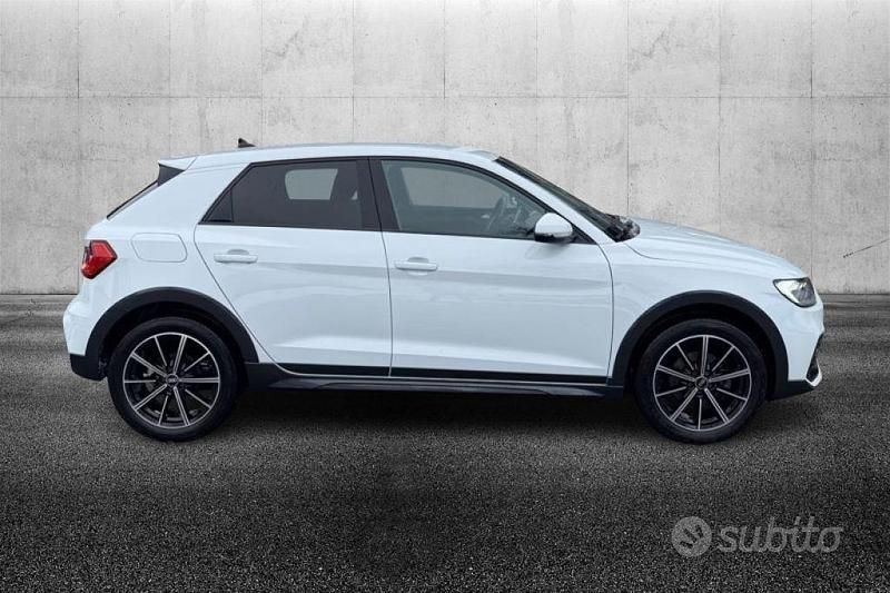 Usata Audi A1 Business 110 CV (80 kW) 2021 Bianco metallizzato SUV
