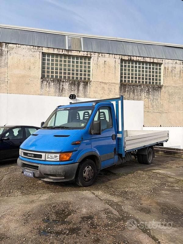 Occasion Iveco Daily 86 ch (63 kW) 2001 Bleue
