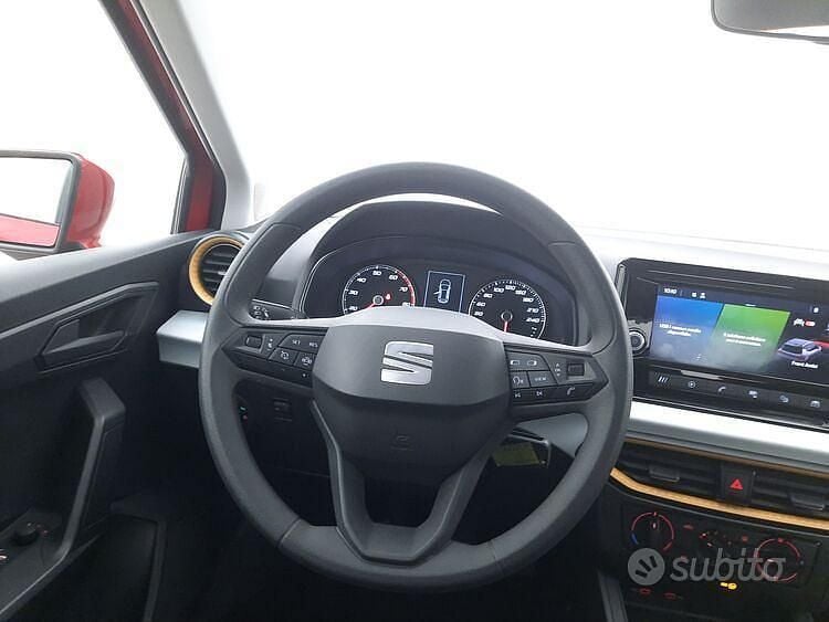 Usata Seat Arona Reference 90 CV (66 kW) 2022 Rosso SUV