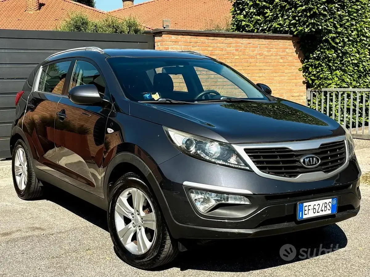 Usata Kia Sportage 135 CV (99 kW) 2011 Grigio SUV
