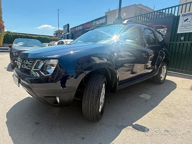 Usata Dacia Duster Black Shadow 114 CV (83 kW) 2017 Blu SUV
