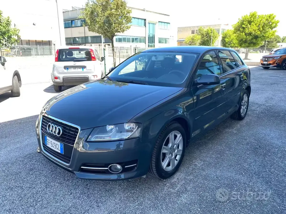 Usata Audi A3 90 CV (66 kW) 2011 Grigio Utilitaria