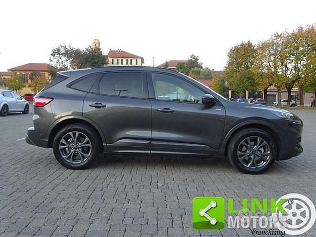 Usata Ford Kuga ST-Line 225 CV (165 kW) 2023 Magnetic grey SUV
