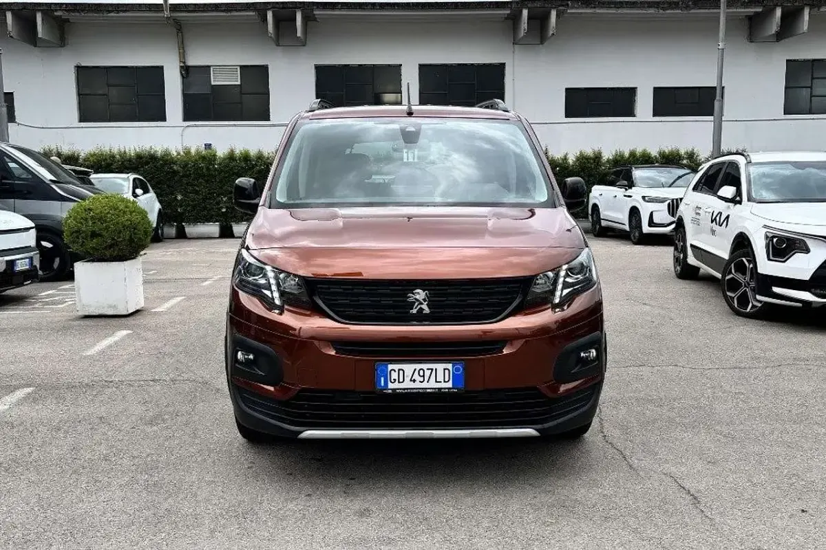 Usata Peugeot Rifter GT-line 131 CV (96 kW) 2021 Bronzo Monovolume