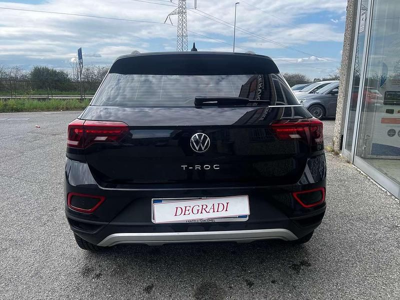 Usata VW T-Roc Life 110 CV (80 kW) 2022 Nero SUV