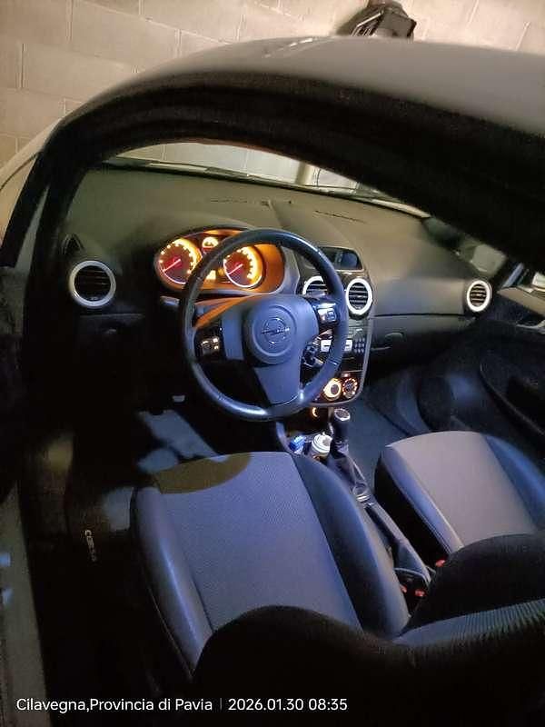 Usata Opel Corsa Sport 80 CV (58 kW) 2009 Utilitaria