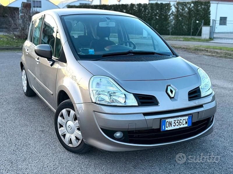 Usata Renault Modus Dynamique 85 CV (62 kW) 2008 Grigio Monovolume