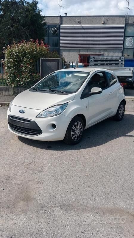 Usata Ford Ka Titanium 69 CV (50 kW) 2012 Bianco Utilitaria