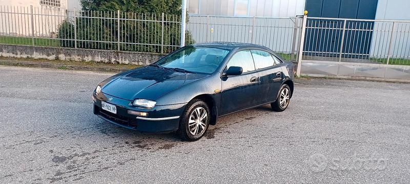 Usata Mazda 323 1996 Blu Berlina