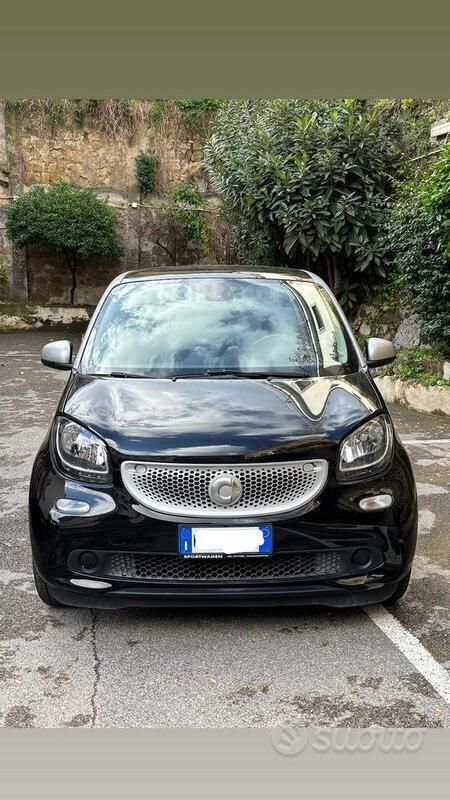 Nero Usata 2022 Smart ForFour Due volumi | 12.000 € (Ottimo prezzo) - Immagine 1/4