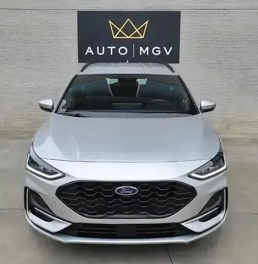 Begagnad Ford Focus ST-Line 154 HK (113 kW) 2023 Grå Kombi