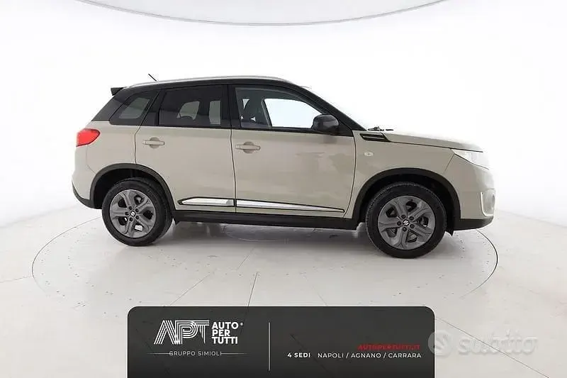 Usata Suzuki Vitara 120 CV (88 kW) 2017 Beige SUV