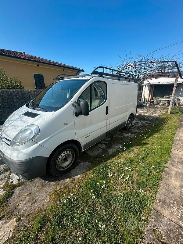 Usata Nissan Primastar 114 CV (83 kW) 2007 Bianco Monovolume