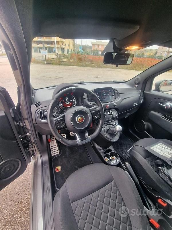 Usata Abarth 595 165 CV (121 kW) 2024 Grigio Berlina