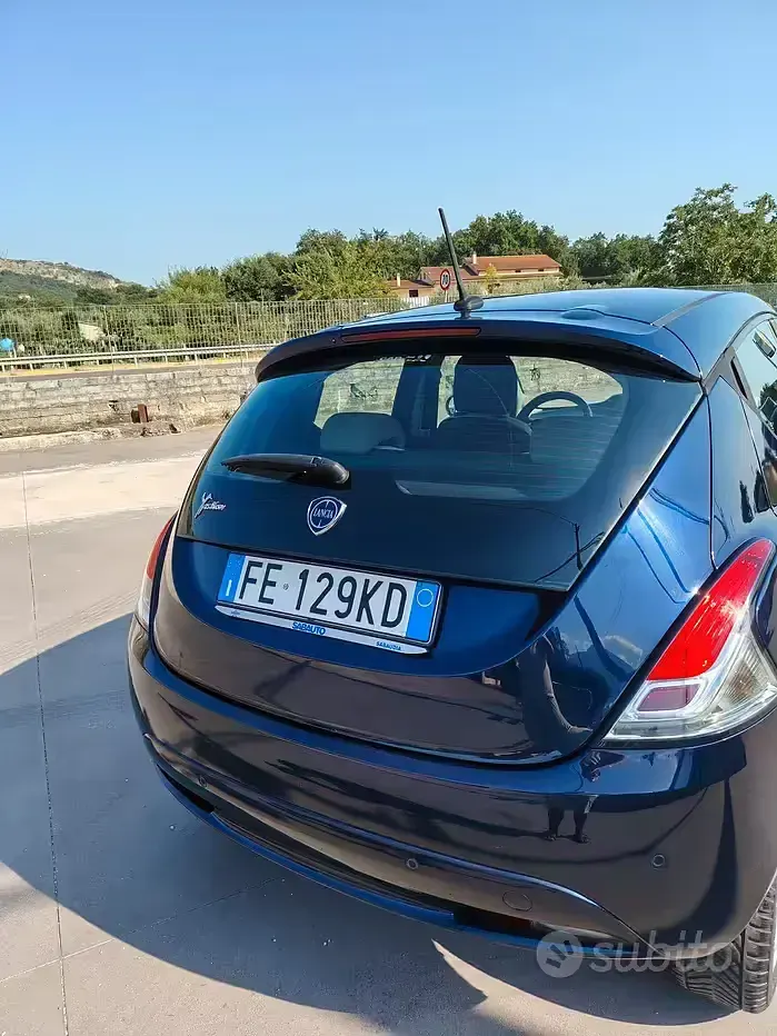 Usata Lancia Ypsilon 95 CV (69 kW) 2016 Utilitaria