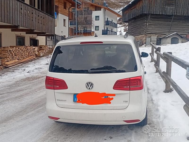 Usata VW Touran 102 CV (75 kW) 2012 Bianco Monovolume