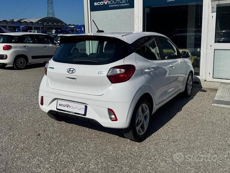 Usata Hyundai i10 Advanced 67 CV (49 kW) 2023 Bianco Utilitaria