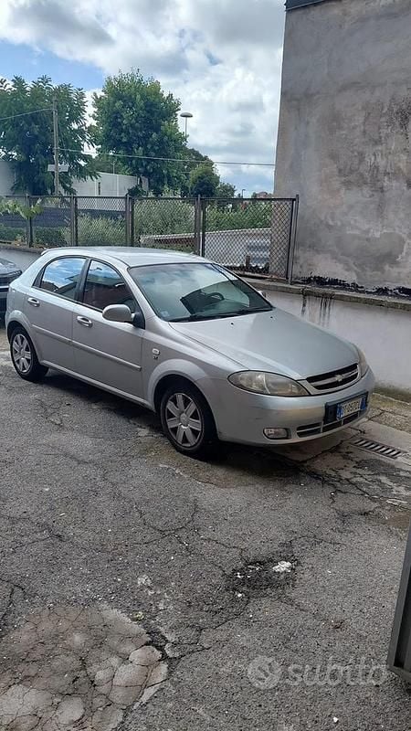 Grigio Usata 2008 Chevrolet Lacetti Tre volumi | 1500 € - Immagine 1/4