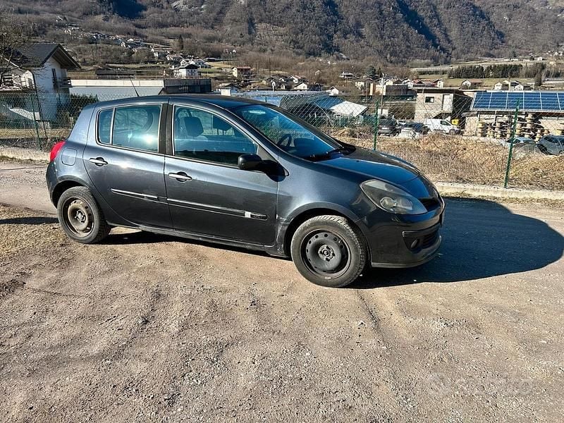 Usata Renault Clio II 2005 Grigio Berlina