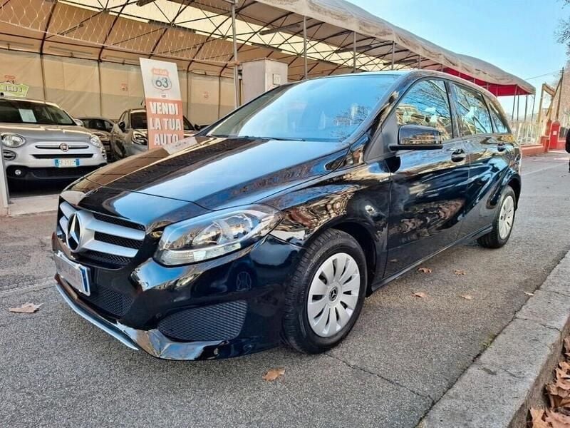 Usata Mercedes B160 102 CV (75 kW) 2018 Nero Monovolume