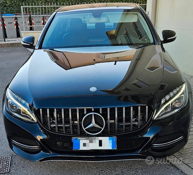 Nero Usata 2014 Mercedes C200 Tre volumi | 16.800 € (Ottimo prezzo) - Immagine 1/4