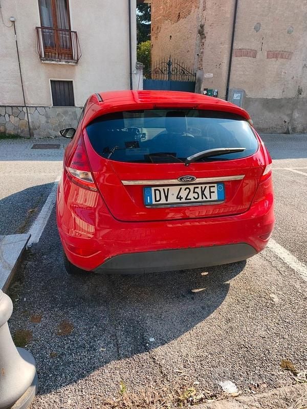 Usata Ford Fiesta 2009 Rosso Utilitaria