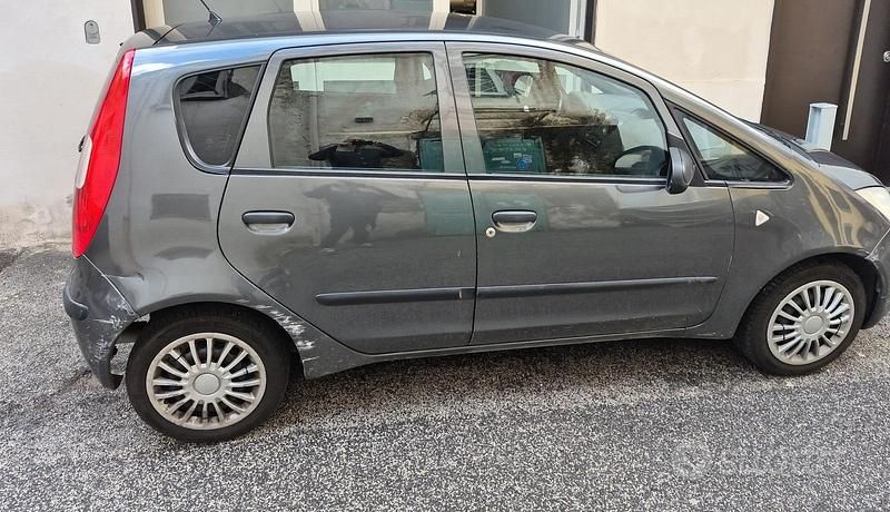Usata Mitsubishi Colt 2004 Grigio Berlina
