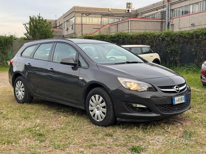 Usata Opel Astra S 136 CV (100 kW) 2015 Grigio Station wagon