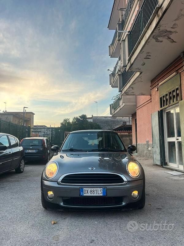 Grigio Usata 2009 Mini Cooper Due volumi | 3500 € (Ottimo prezzo) - Immagine 1/4