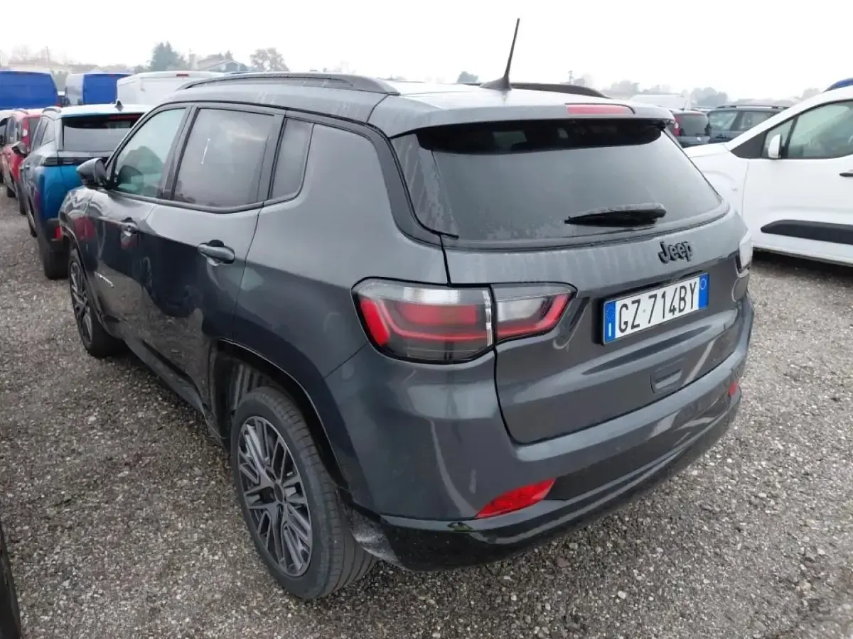 Usata Jeep Compass Summit 130 CV (95 kW) 2025 679graphite grey SUV
