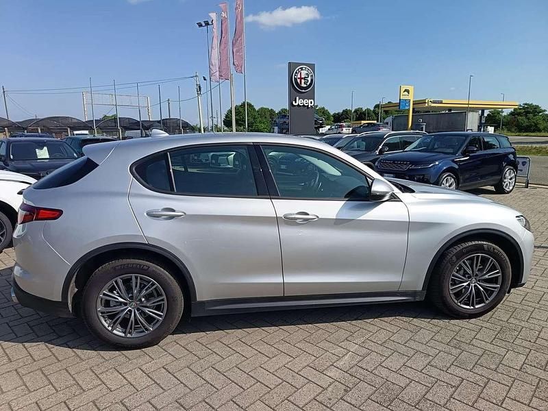 Usata Alfa Romeo Stelvio Executive 180 CV (132 kW) 2017 Argento SUV