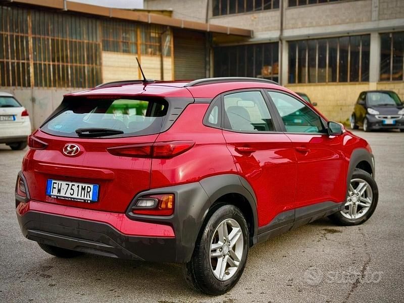 Usata Hyundai Kona 119 CV (87 kW) 2019 Rosso SUV
