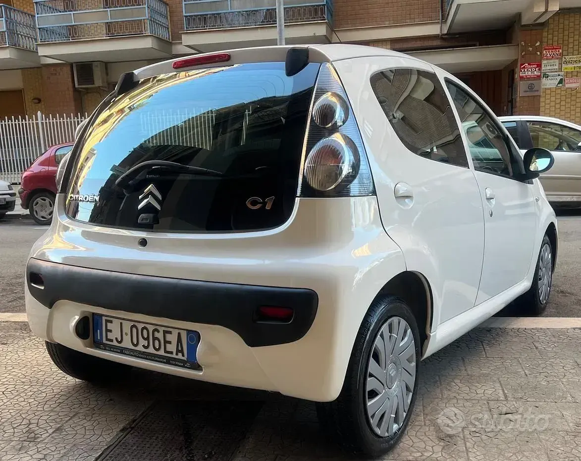 Usado Citroën C1 Seduction 68 CV (50 kW) 2011 Blanco Utilitario
