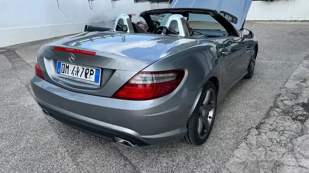 Usata Mercedes SLK250 AMG 204 CV (150 kW) 2012 Grigio Cabrio