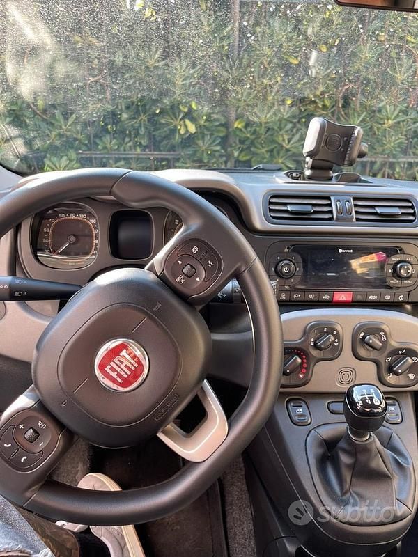 Usata Fiat Panda Lounge 95 CV (69 kW) 2017 Nero Utilitaria