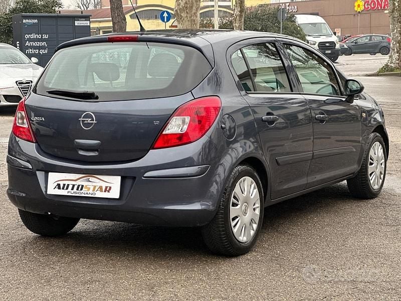 Usata Opel Corsa Cosmo 109 CV (80 kW) 2008 Blu Berlina