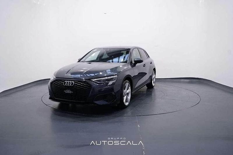 Grigio manhattan Usata 2023 Audi A3 Advanced Tre volumi | 26.990 € (Buon prezzo) - Immagine 1/4