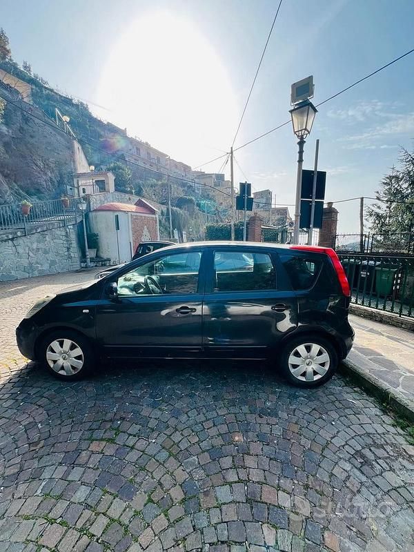 Usata Nissan Note 86 CV (63 kW) 2008 Nero Utilitaria