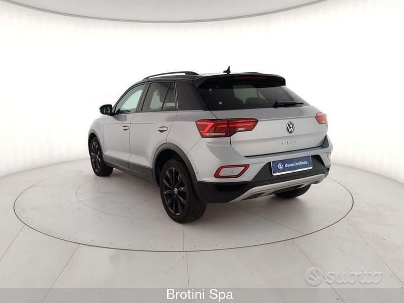 Usata VW T-Roc Style 110 CV (80 kW) 2023 Grigio metallizzato SUV