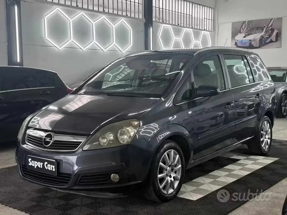 Usata Opel Zafira Enjoy 94 CV (69 kW) 2008 Grigio Monovolume
