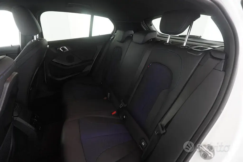 Usado BMW 118 M Sport 150 CV (110 kW) 2024 Blanco Utilitario